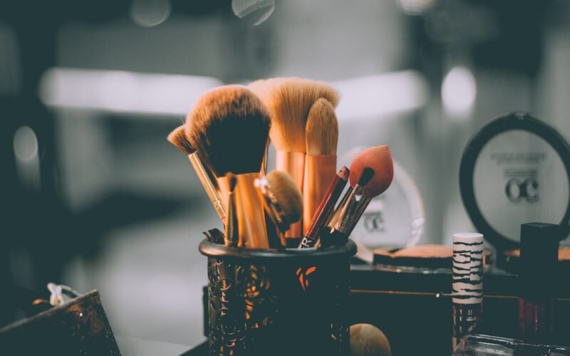 Beauty’s E-Commerce Surge Is Outpacing Stores 6x — And the Market Leaders Already Repositioned
